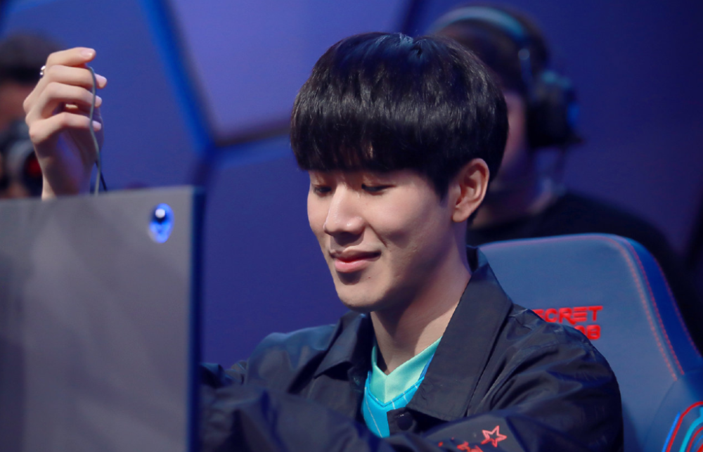 并不只是依 并不只是依