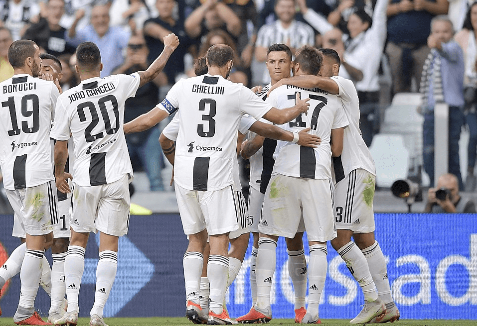 他把棒球从 他把棒球从